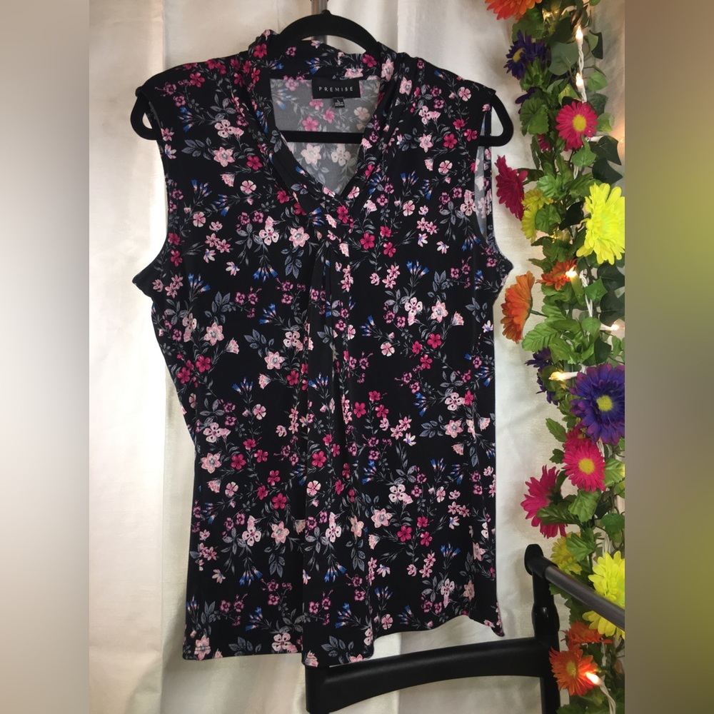 Premise | Women’s Black Floral Pattern Sleeveless Blouse Top